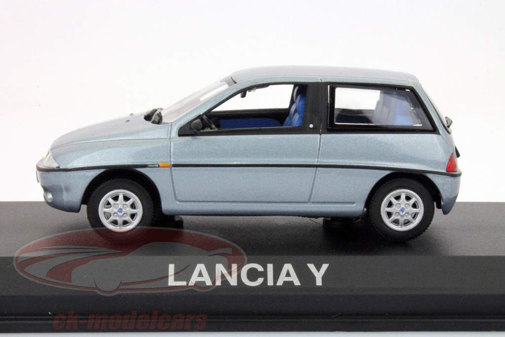 ランチアY年1996ブルー1時43ノレブ