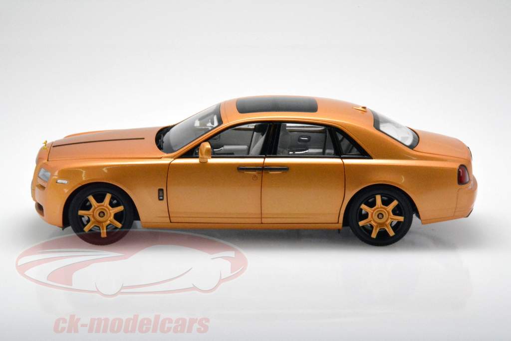 Rolls Royce Ghost ouro / marrom / prata 1:18 Kyosho