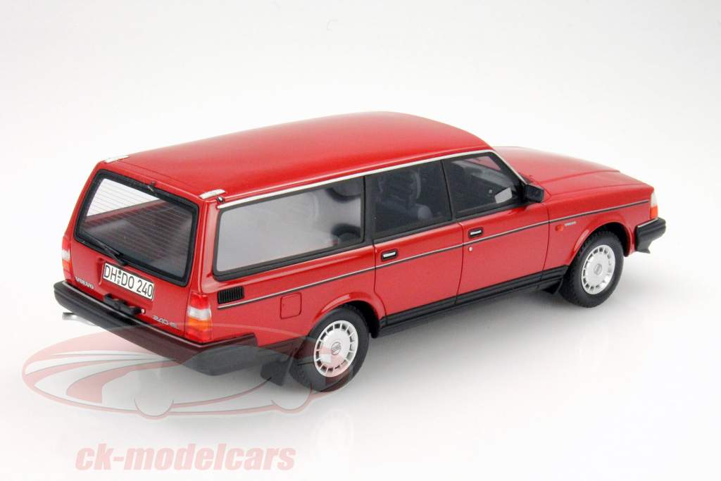 Volvo 240 GL универсал красный 1:18 BOS Модели