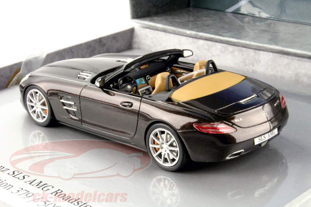 超歓迎された Schuco 1:43 Mercedes-Benz SLS AMG Roadster brown B66055747 ミニカー