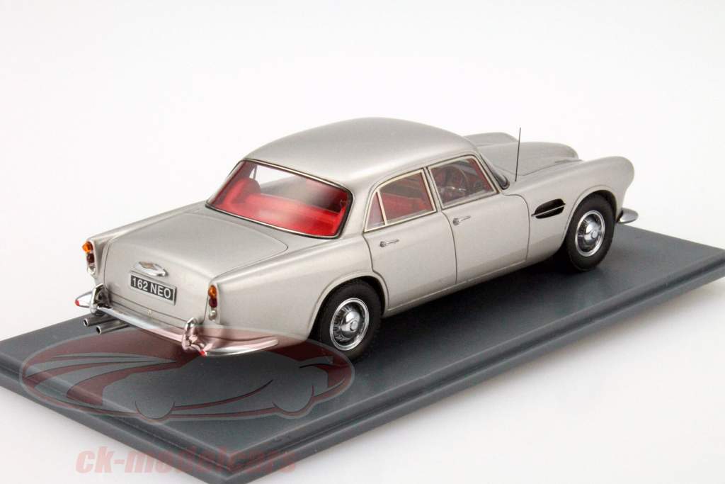 Lagonda Rapide (RHD) Anno 1962 argento 1:43 Neo