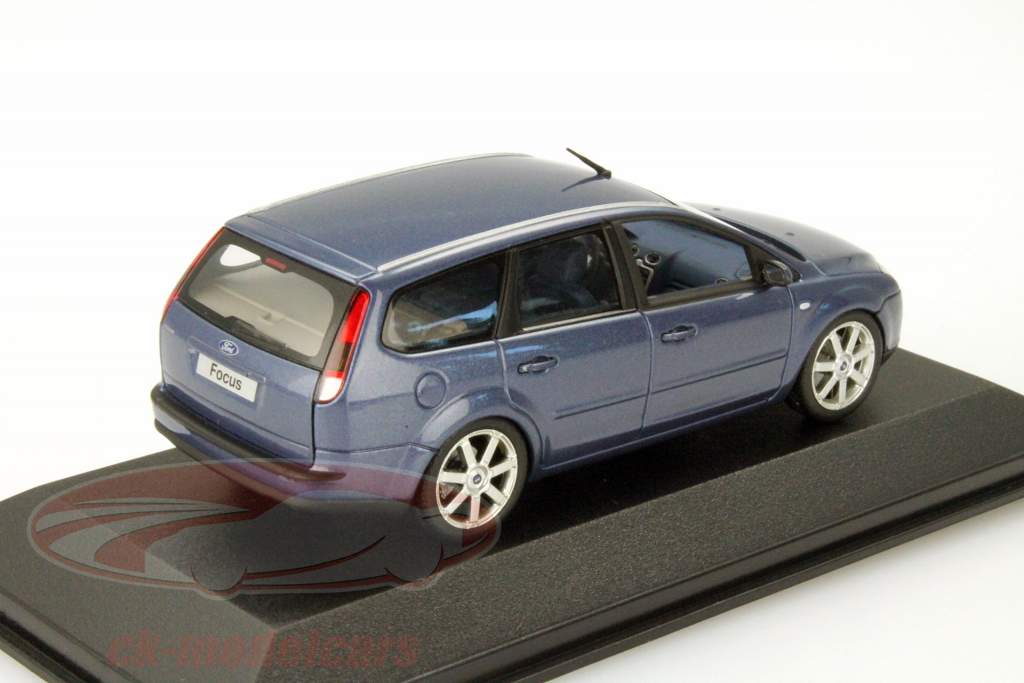 Ford Focus Turnier Год 2005 синий 1:43 Minichamps