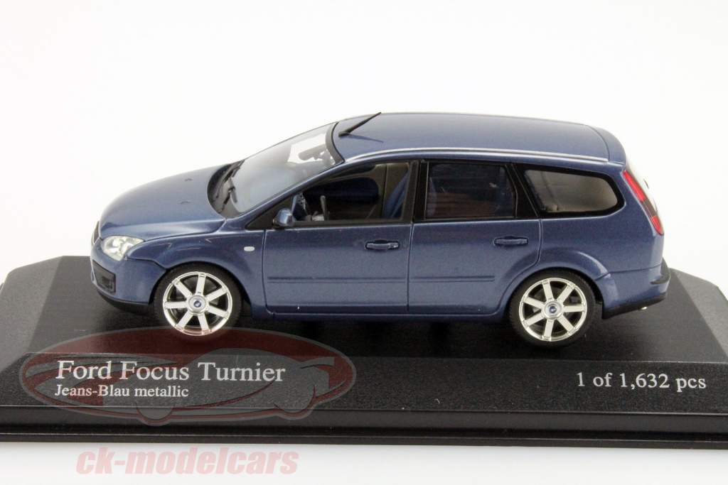 Ford Focus Turnier Год 2005 синий 1:43 Minichamps