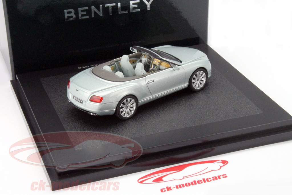 Bentley Continental GTC blau / silbermetallic 1:43 Minichamps