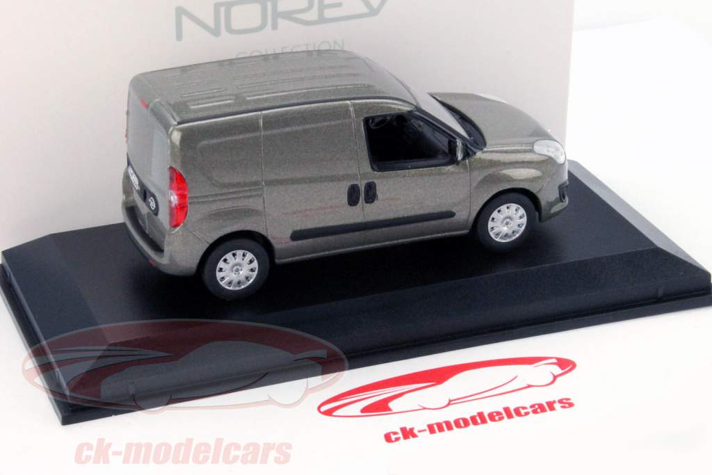 オペルコンボは2012グレーメタリック1時43分完成モデルで構築