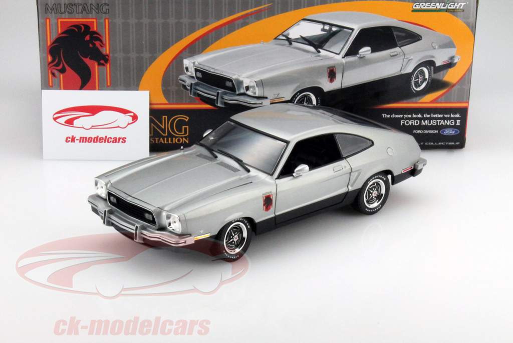 Ford Mustang II Stallion Год 1976 серебро - черный 1:18 Greenlight