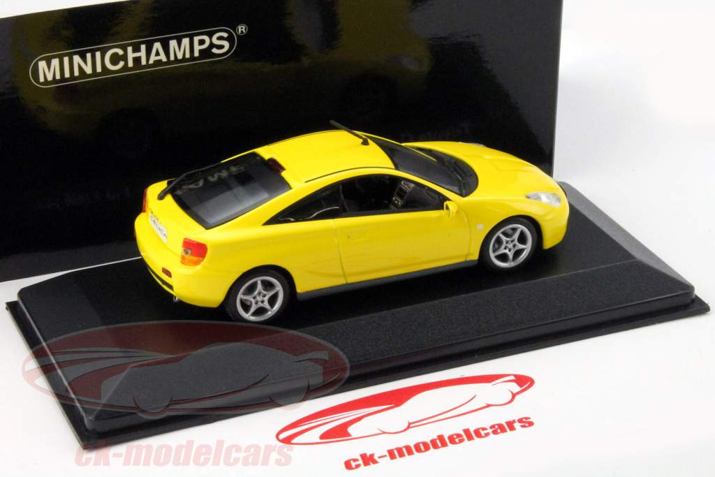 Тойота Celica Год 2000 солнечный желтый 1:43 Minichamps