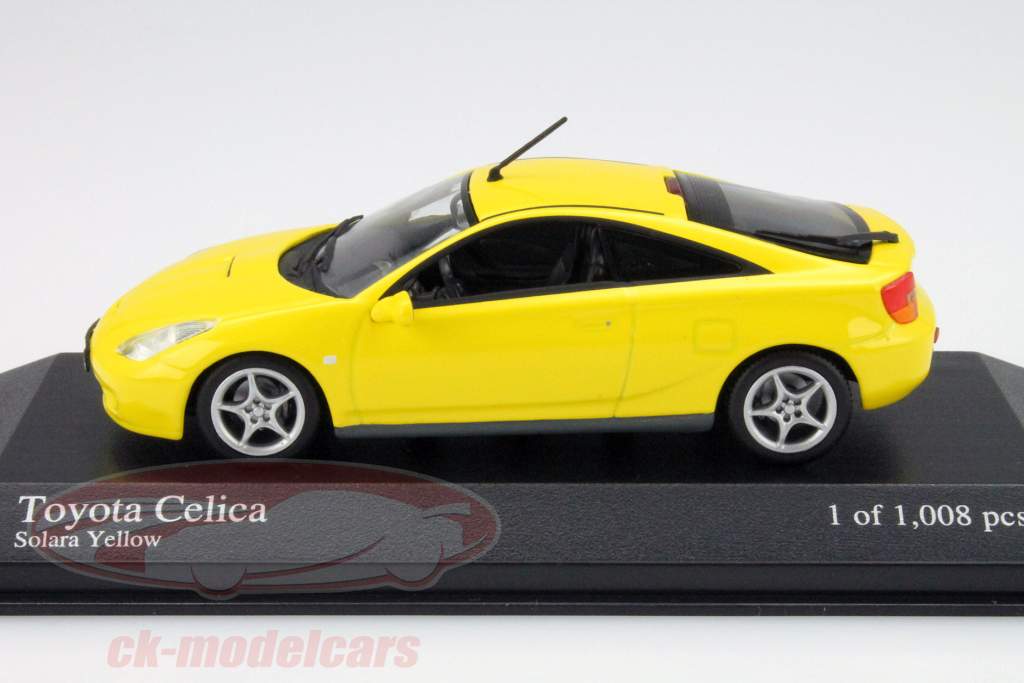 Тойота Celica Год 2000 солнечный желтый 1:43 Minichamps