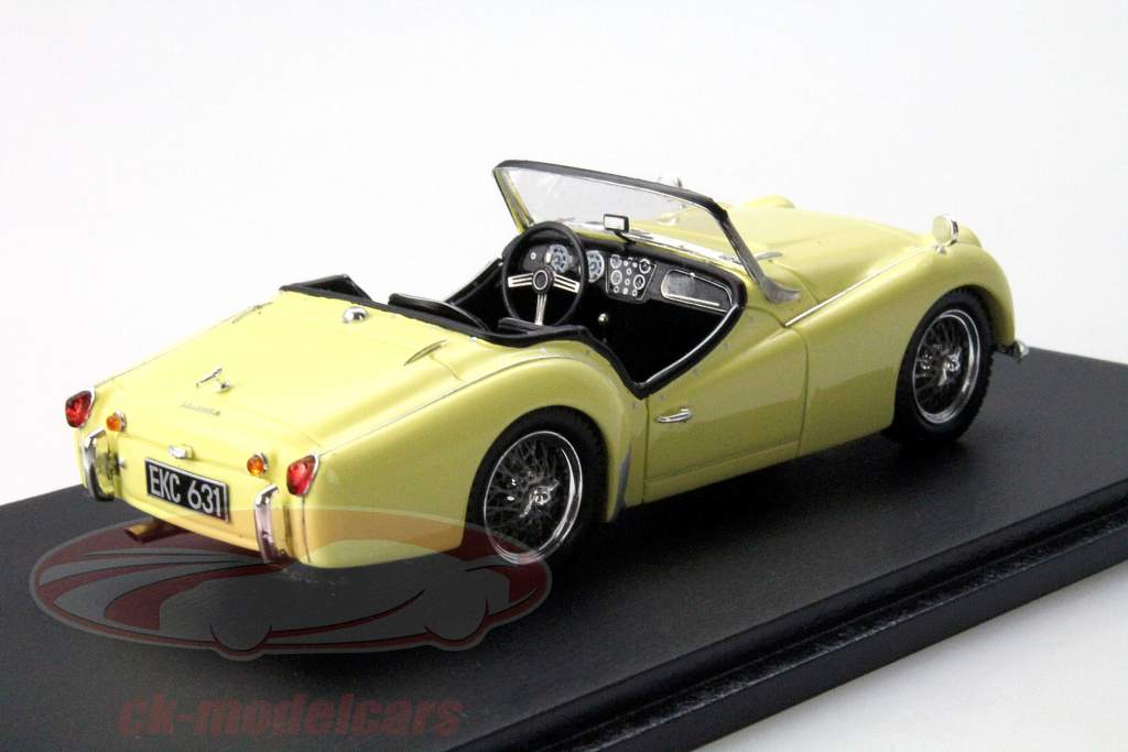 Triumph TR3 A 年 1960 黄色 1:43 Spark
