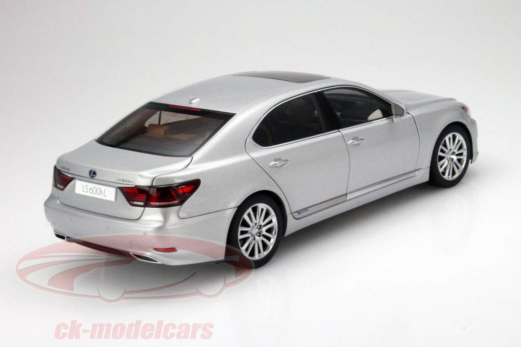 AUTOart 1:18 Lexus LS 600hL Year 2013 Sonic silver 78841