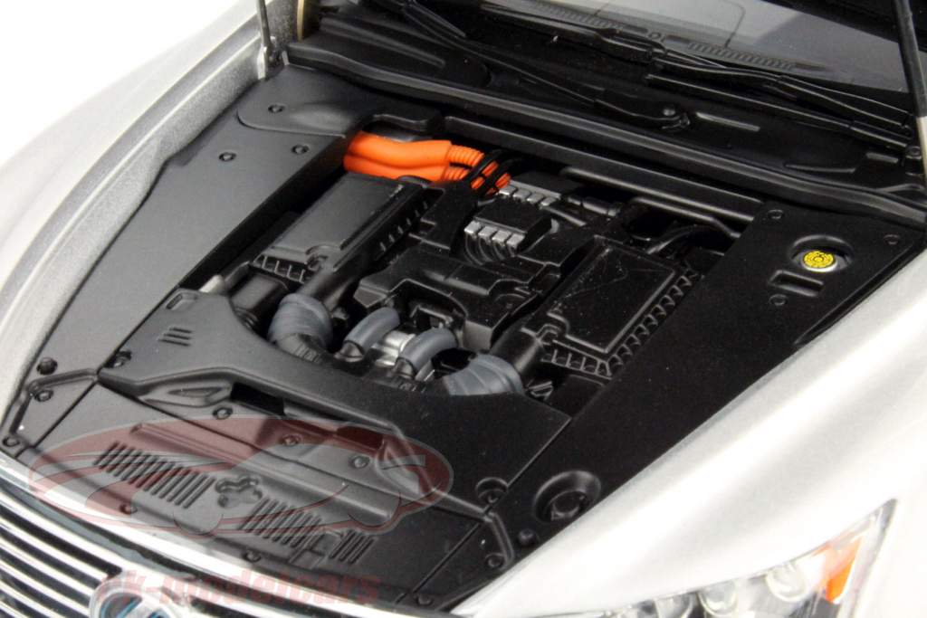 レクサス LS 600hL 年 2013 音の 銀 1:18 オートアート