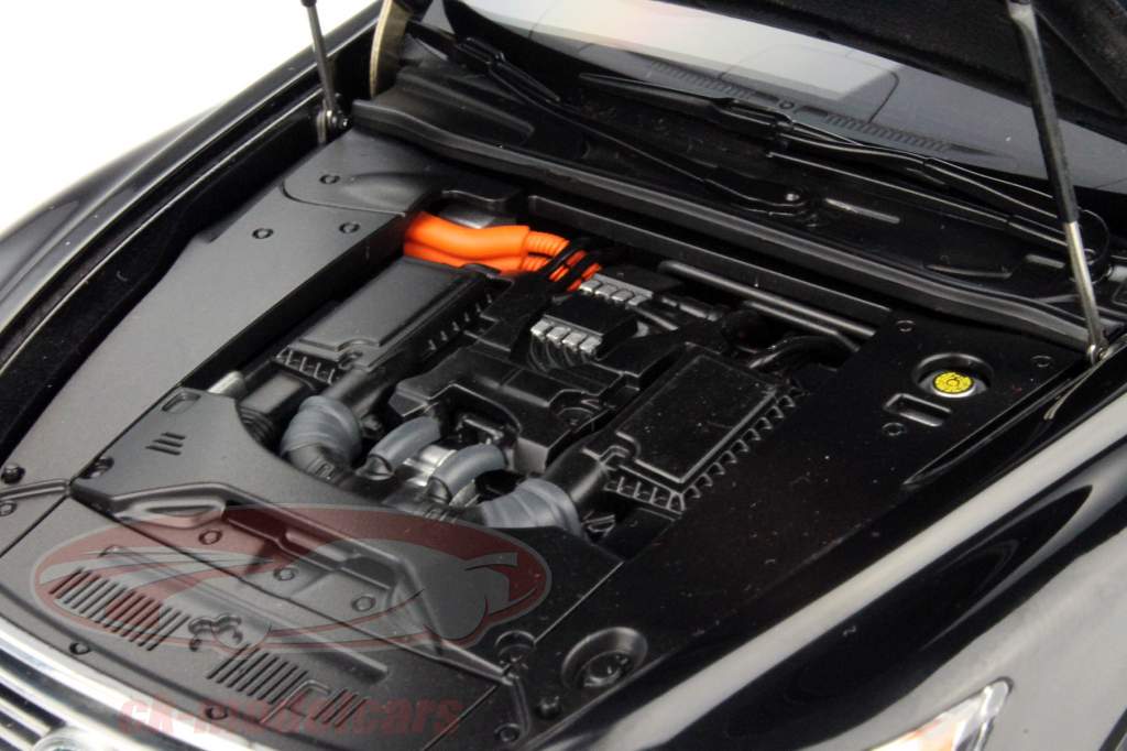 Lexus Л.С. 600hL Год 2013 черный 1:18 AUTOart