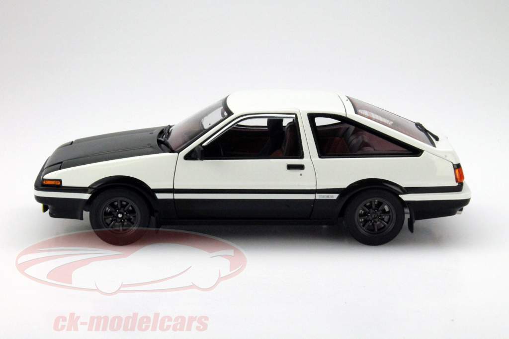 AUTOart 1:18 Toyota Sprinter Trueno (AE86) Initial D Version
