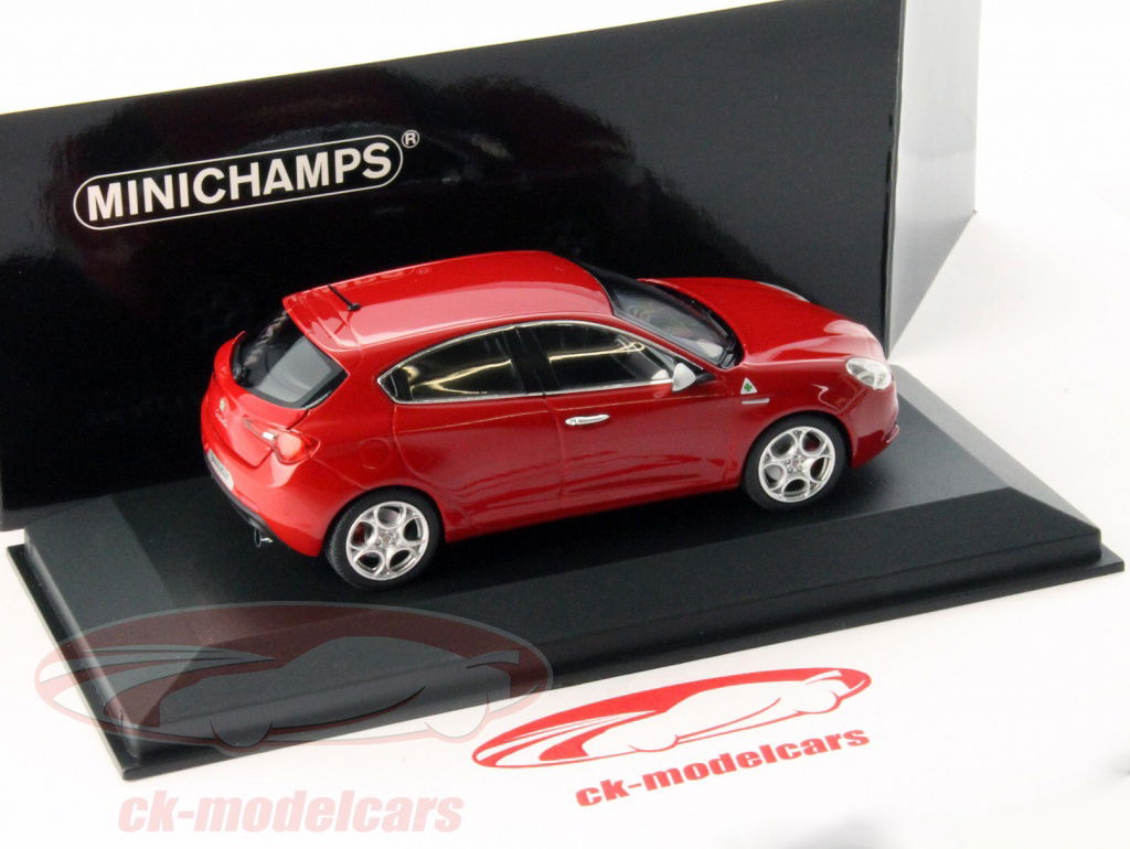 Minichamps 1:43 Alfa Romeo Giulietta Year 2010 alfa red