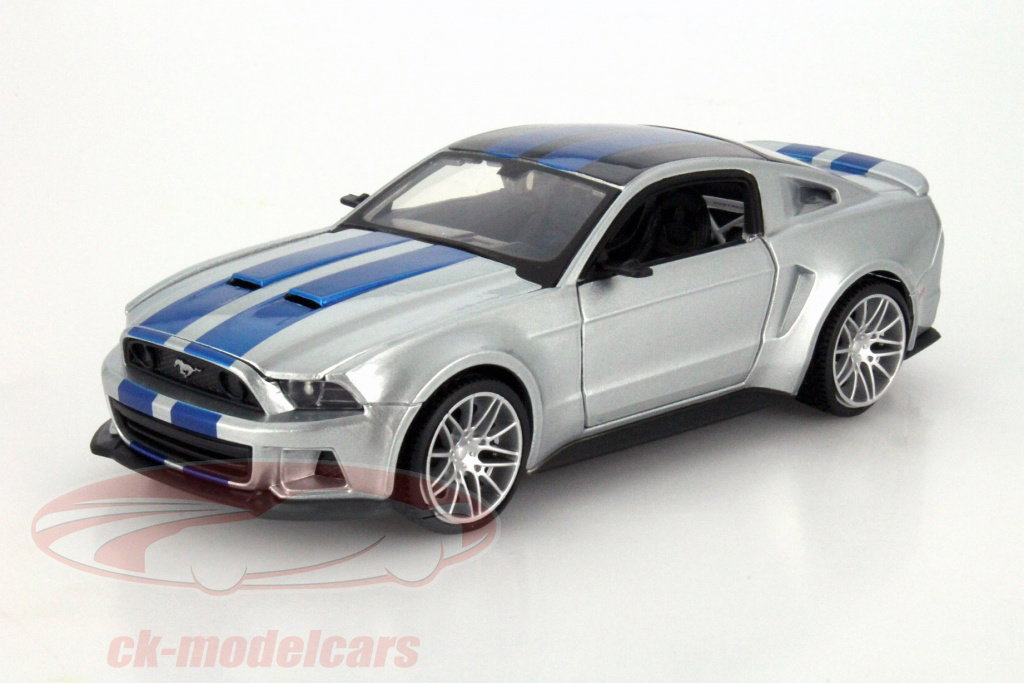 maisto-1-24-ford-mustang-2014-prata-com-listra-azul-32361/