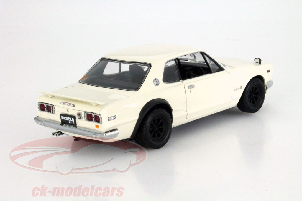 Kyosho 1:18 Nissan Skyline 2000 GT-R KPGC10 with F-spoiler