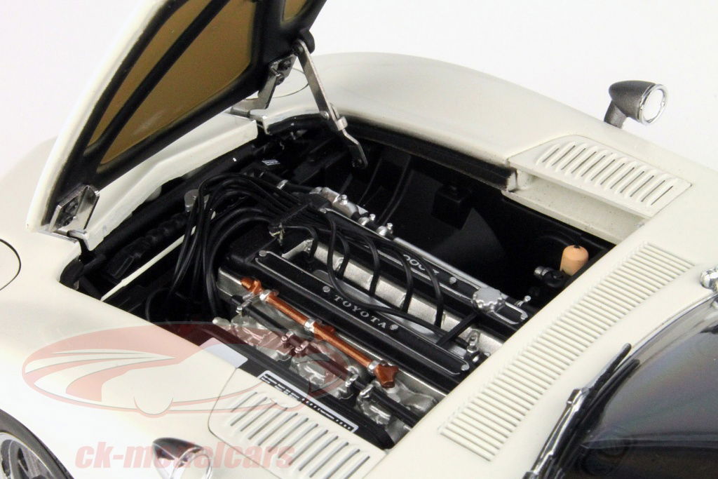 新品AUTOart トヨタ2000 GT クーペ 1/18 ホワイト 78747 AUTOart 1:18 Toyota 2000 GT Coupe Upgraded Version white