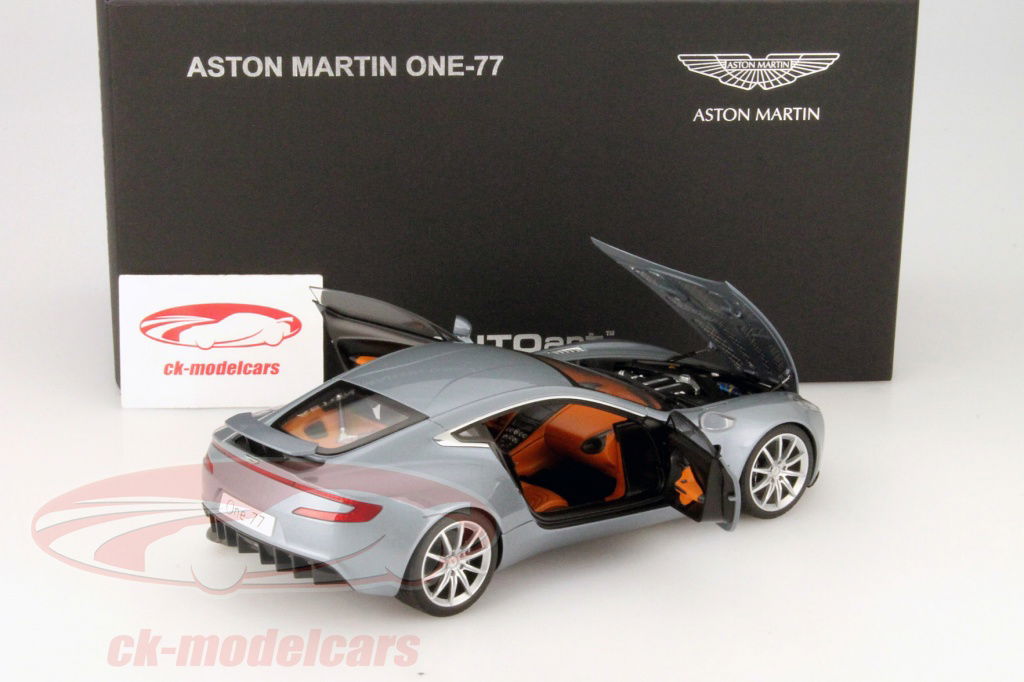 AUTOart 1:18 Aston Martin One 77 Year 2009 blue 70243 model