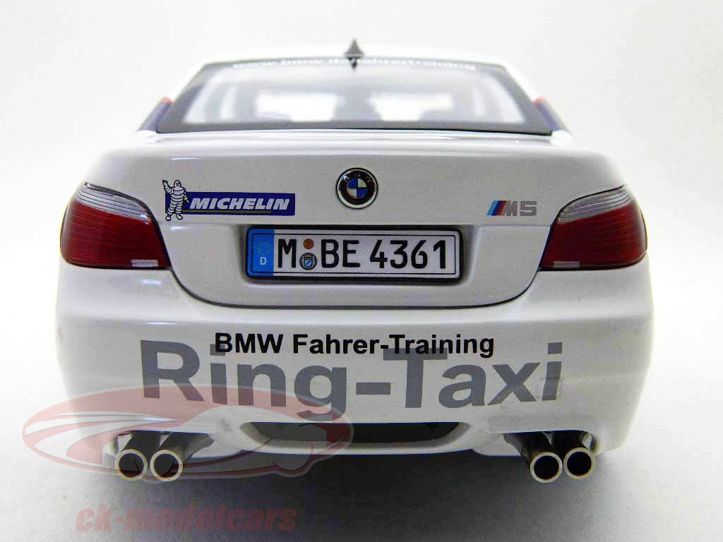 Kyosho 1:18 BMW M5 Ring Taxi Nürburgring 2008 08593RT model