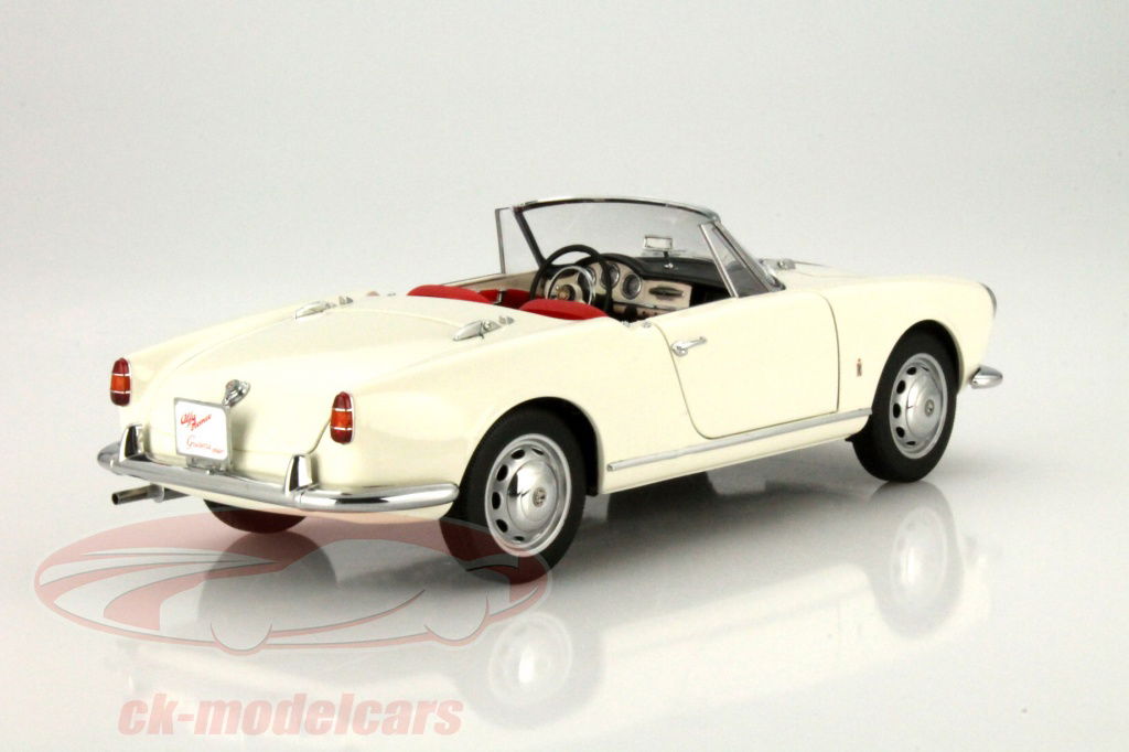 Alfa Romeo 1750 1/18 AUTOart 白 AUTOart Millennium 1967 Alfa Romeo 1750 1/18 Scale Model