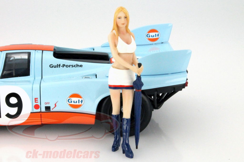 true-scale-1-18-padock-chica-catherine-figura-tsm14ac06/