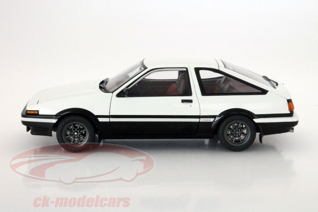AUTOart 1:18 Toyota Sprinter Trueno (AE86) Initial D Legend