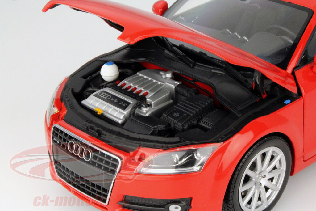 ミニチャンプス AUDI TT ROADSTER 2006 AUTOart Minichamps 1:18 2006 Audi TT Roadster (red) - Awesome Diecast