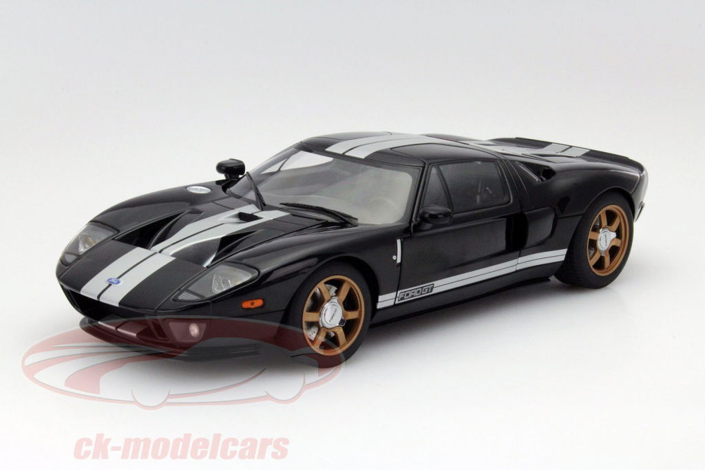 autoart-1-18-gt-2004-73023/