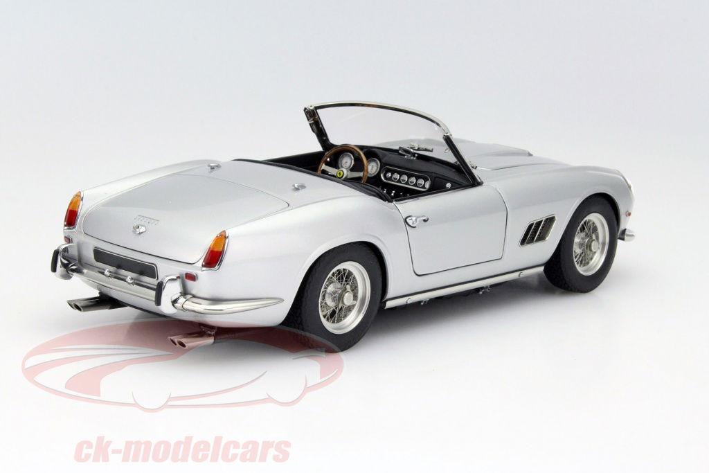 CMC フェラーリ  Ferrari 1961 250GT 1/18  SWB $_57.PNG?set_id=880000500F