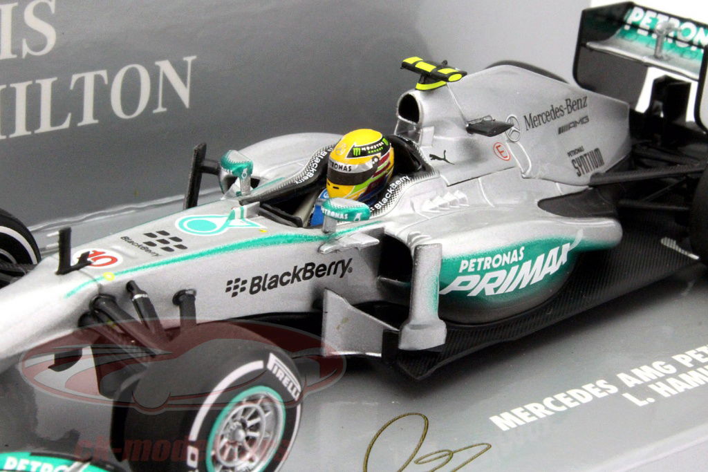 Minichamps 1:43 Lewis Hamilton Mercedes F1 W04 #10 Malaysia