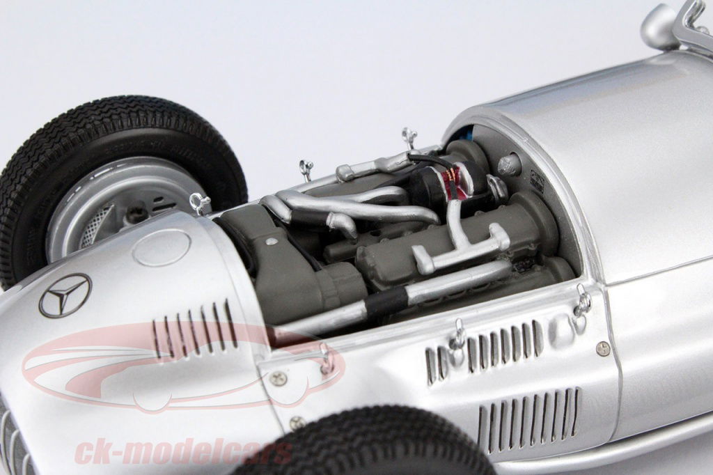 CMC 1:18 メルセデスベンツW165＃2トリポリ式1の勝者1939 分 M