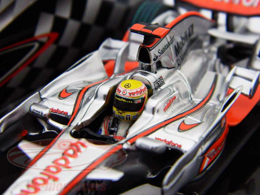 Minichamps 1:43 L. Hamilton Vodafone McLaren Mercedes MP4-23