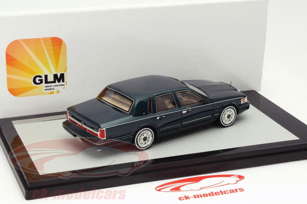 Great Lighting Models 1:43 Lincoln Town Car Year 1997 green