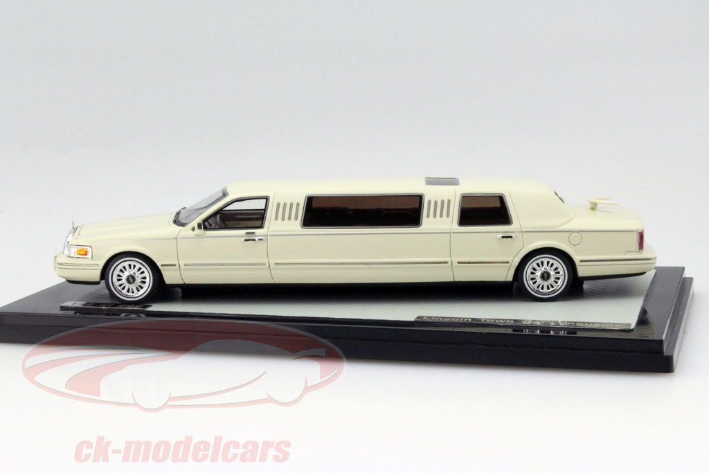 1/43 GIM製 1997 Lincoln TownCar Limousine s-l1000.webp