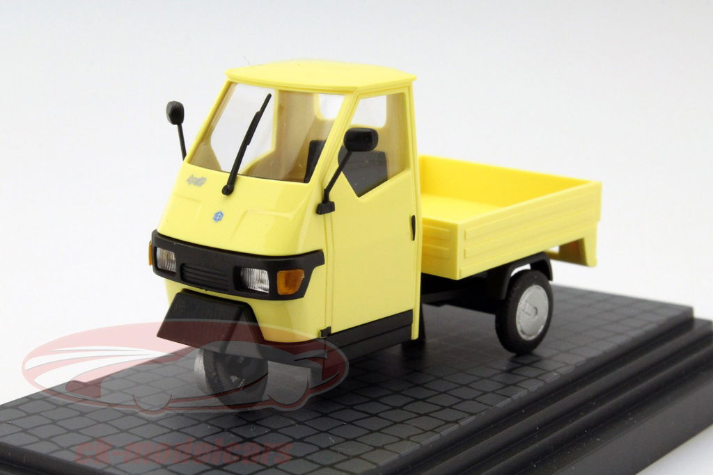 busch-1-43-piaggio-ape-50-giallo-60003/