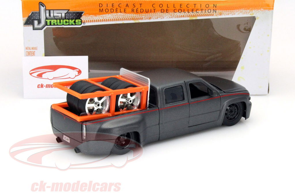 Jadatoys 1:24 Chevrolet Silverado Dooley Year 1999 dark gray