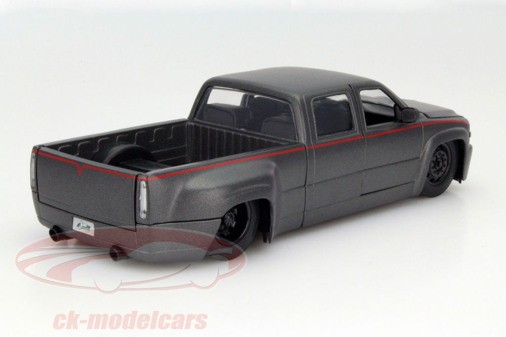 ミニカー 1999 CHEVY SILVERADO DOOLEY Jada Toys 1:24 Scale 20th Anniv '99 Chevy Silverado Dooley