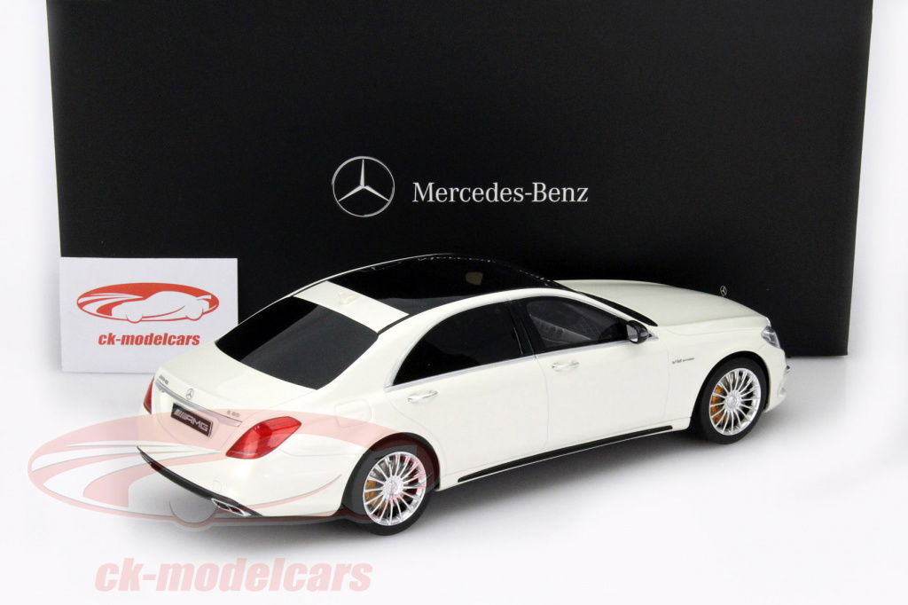AUTOart Mercedes-Benz C63 AMG 1:18 ホワイト $_57.JPG?set_id=880000500F