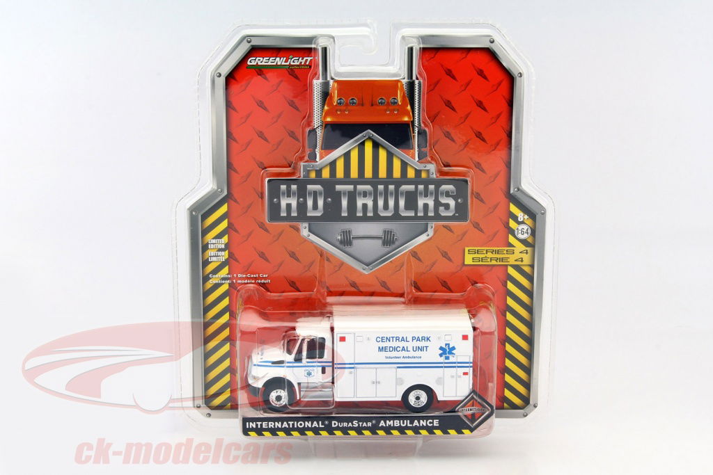 greenlight-1-64-international-durastar-ambulance-blanc-33040/