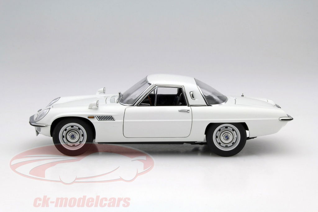 AUTOart 1:18 Mazda Cosmo Sport Year 1967 White 87181 model