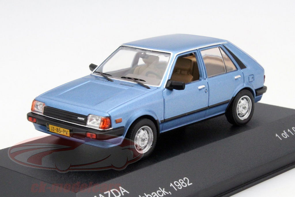 whitebox-1-43-mazda-323-hatchback-baujahr-1982-blau-wb209/