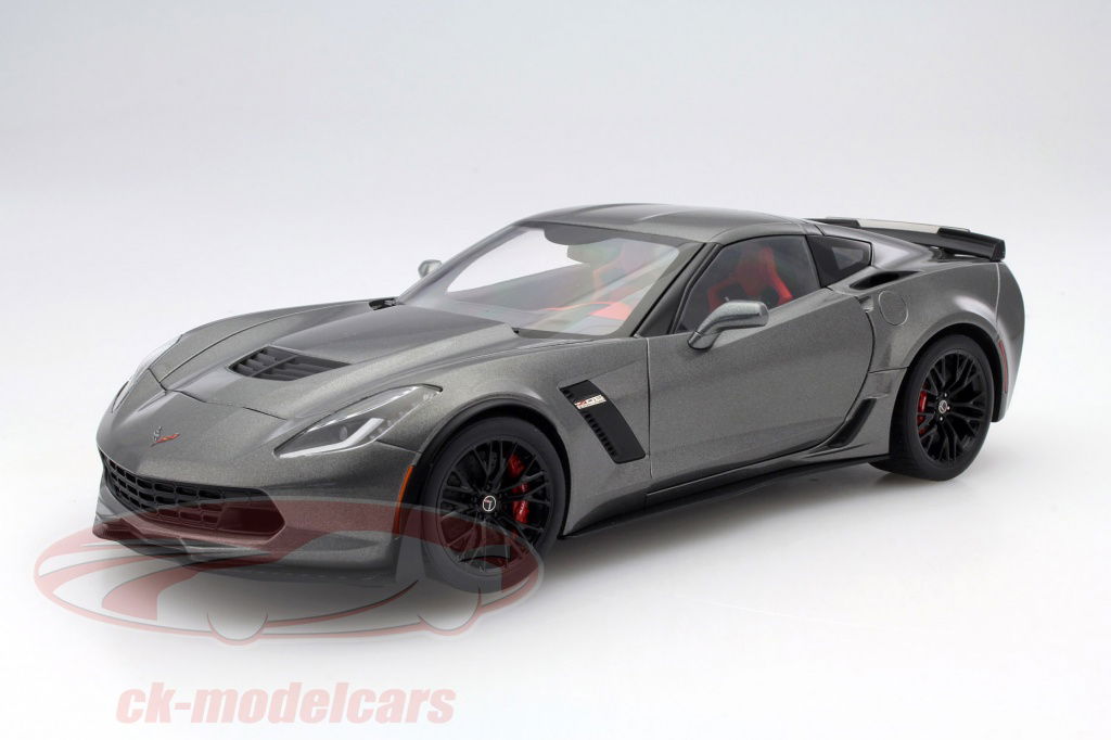 autoart-1-18-chevrolet-corvette-c7-z06-ano-2014-plata-oscura-71264/