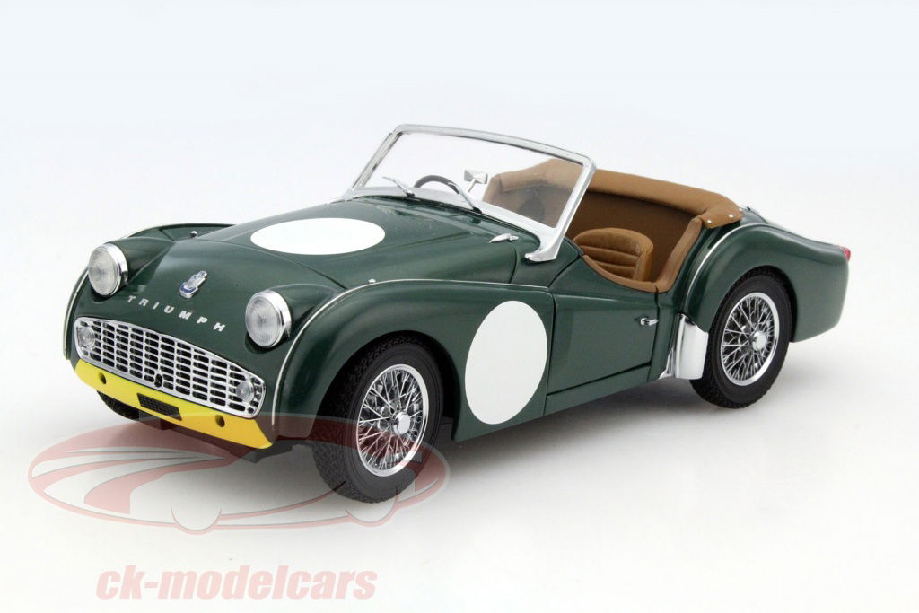 Kyosho 1:18 Triumph TR3A green 08032GY model car 08032GY