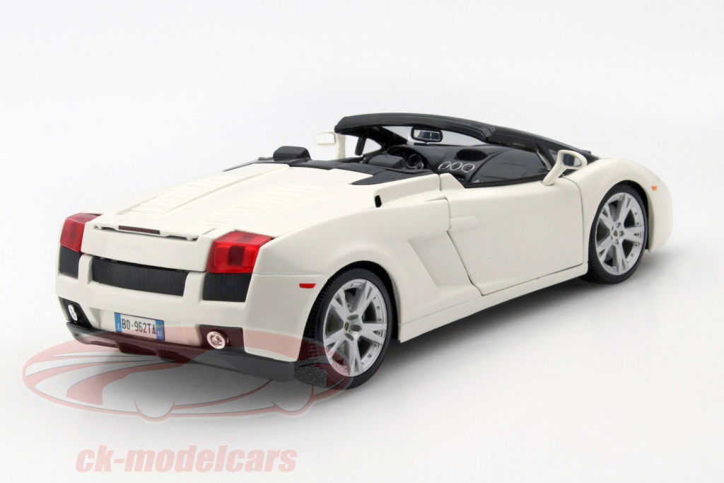 Maisto 1:18 Lamborghini Gallardo Spyder white 31136 model
