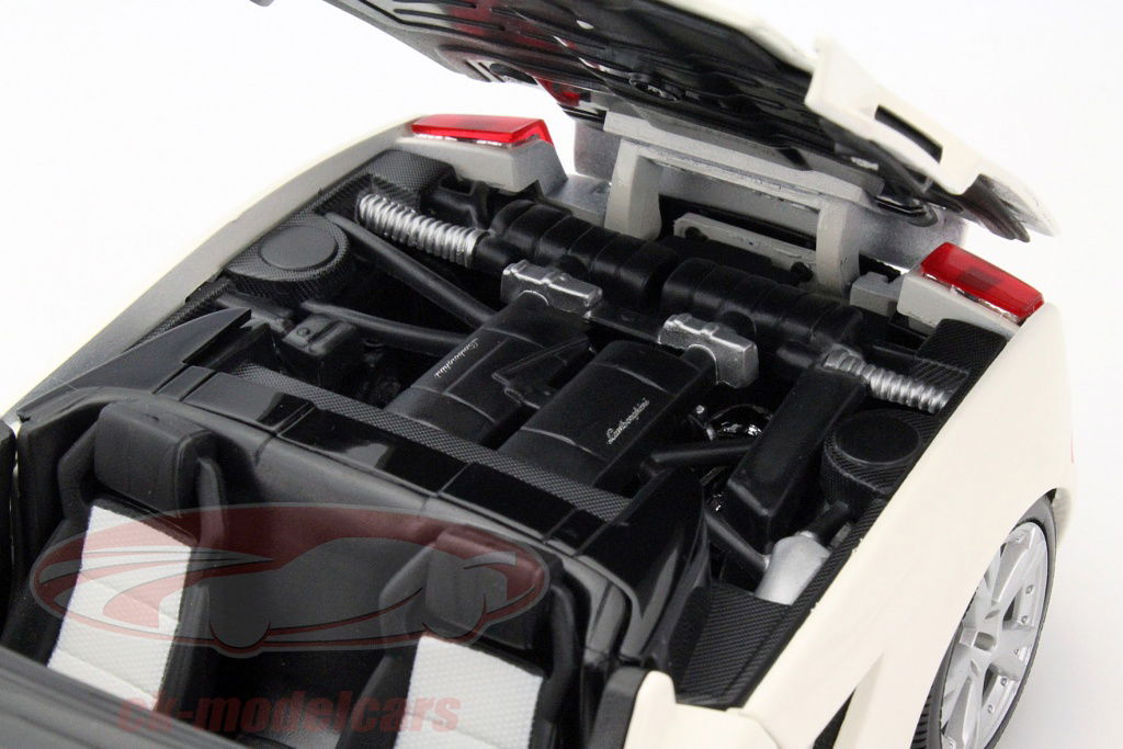 Maisto 1:18 Lamborghini Gallardo Spyder white 31136 model