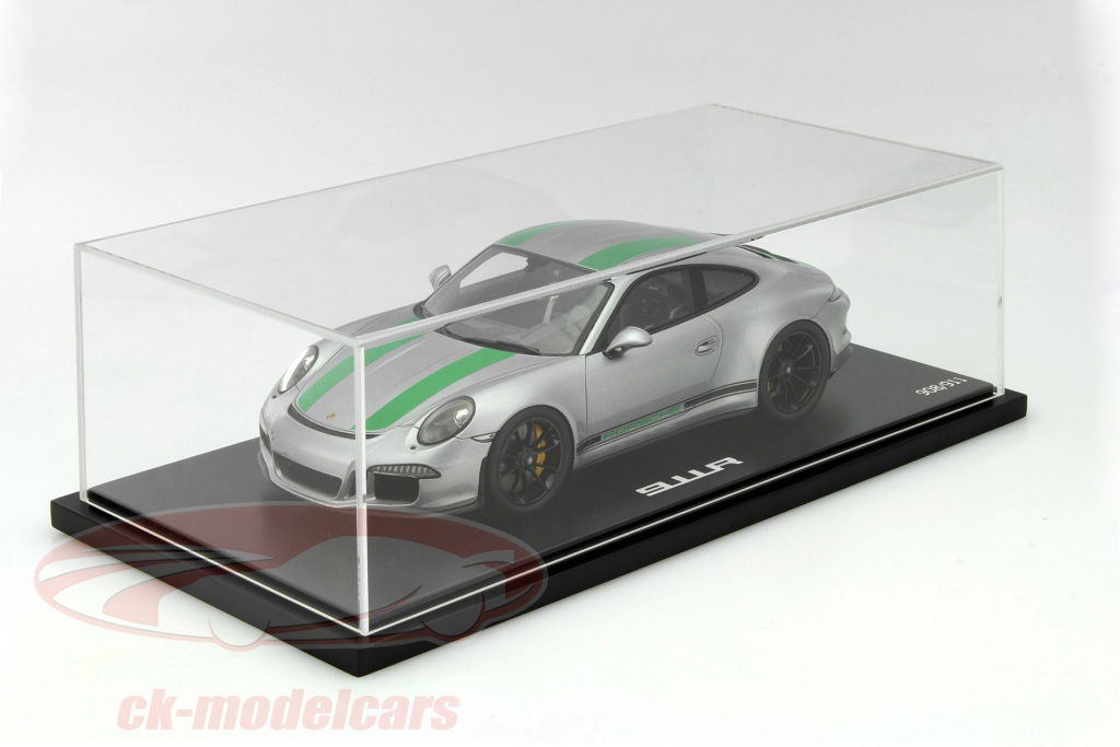 Spark 1:18 Porsche 911 (991) R silver / green with showcase