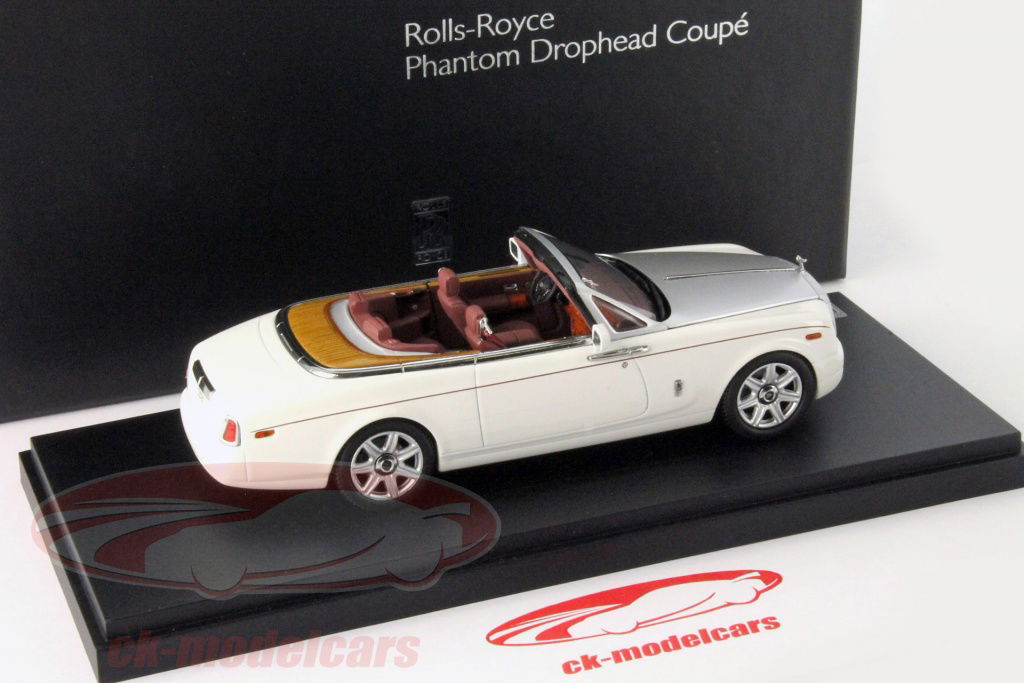 Kyosho 1:43 Rolls Royce Phantom Drophead Coupe Year 2012