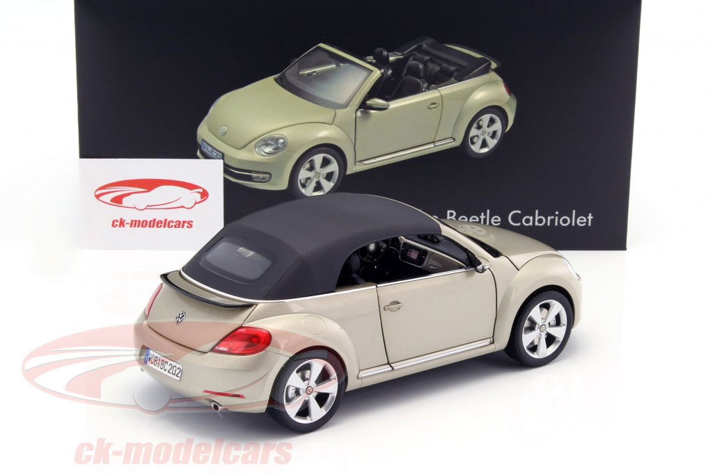 Kyosho 1:18 Volkswagen VW Beetle Convertible year 2012 moon