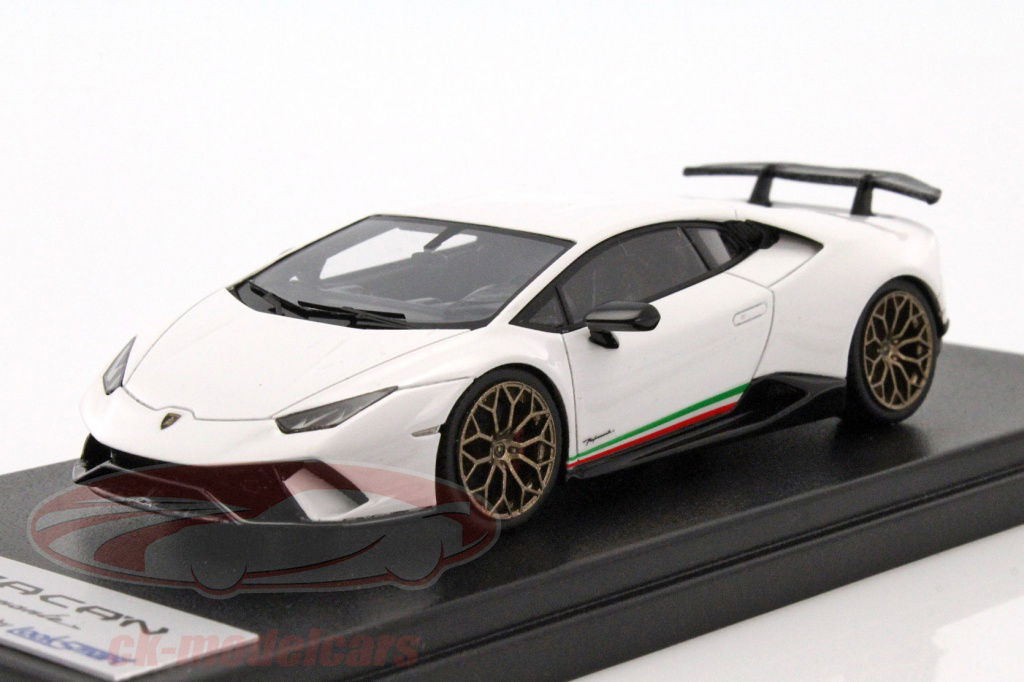 looksmart-1-43-lamborghini-huracan-performante-wit-ls469c/