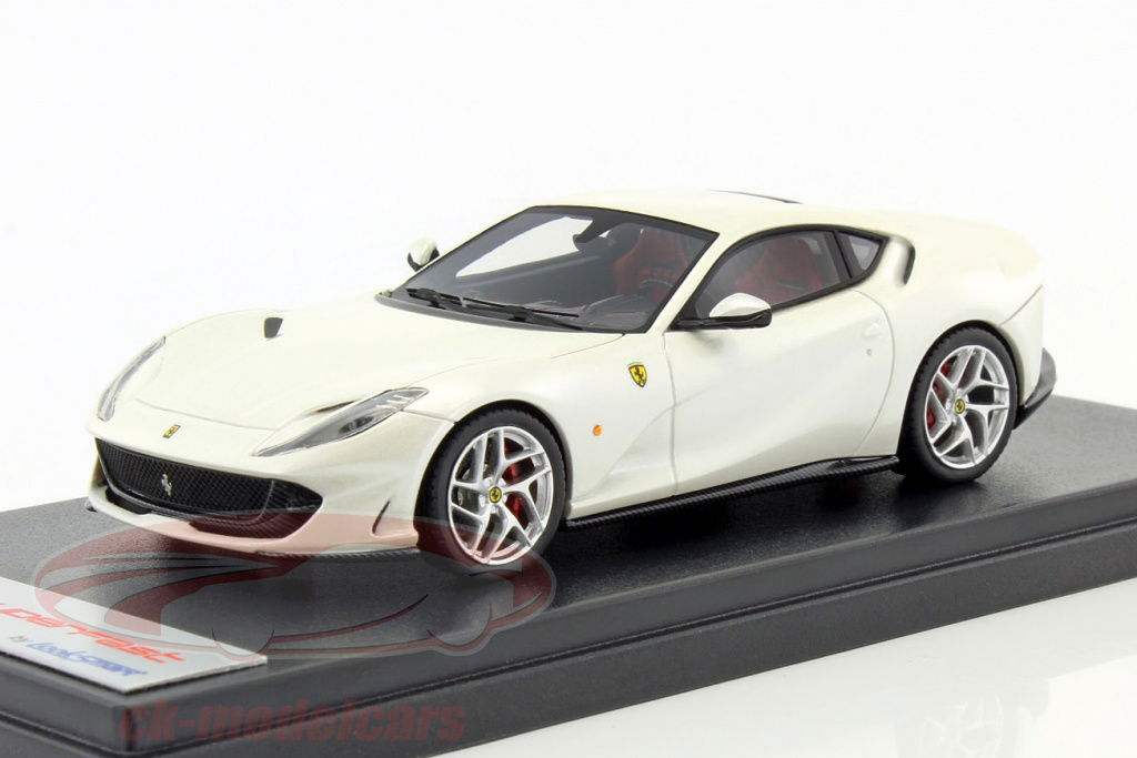 looksmart-1-43-ferrari-812-superfast-perlweiss-ls467e/